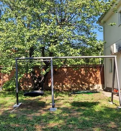 Elena Villa Nis