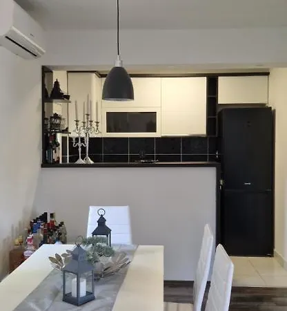 Elena Villa